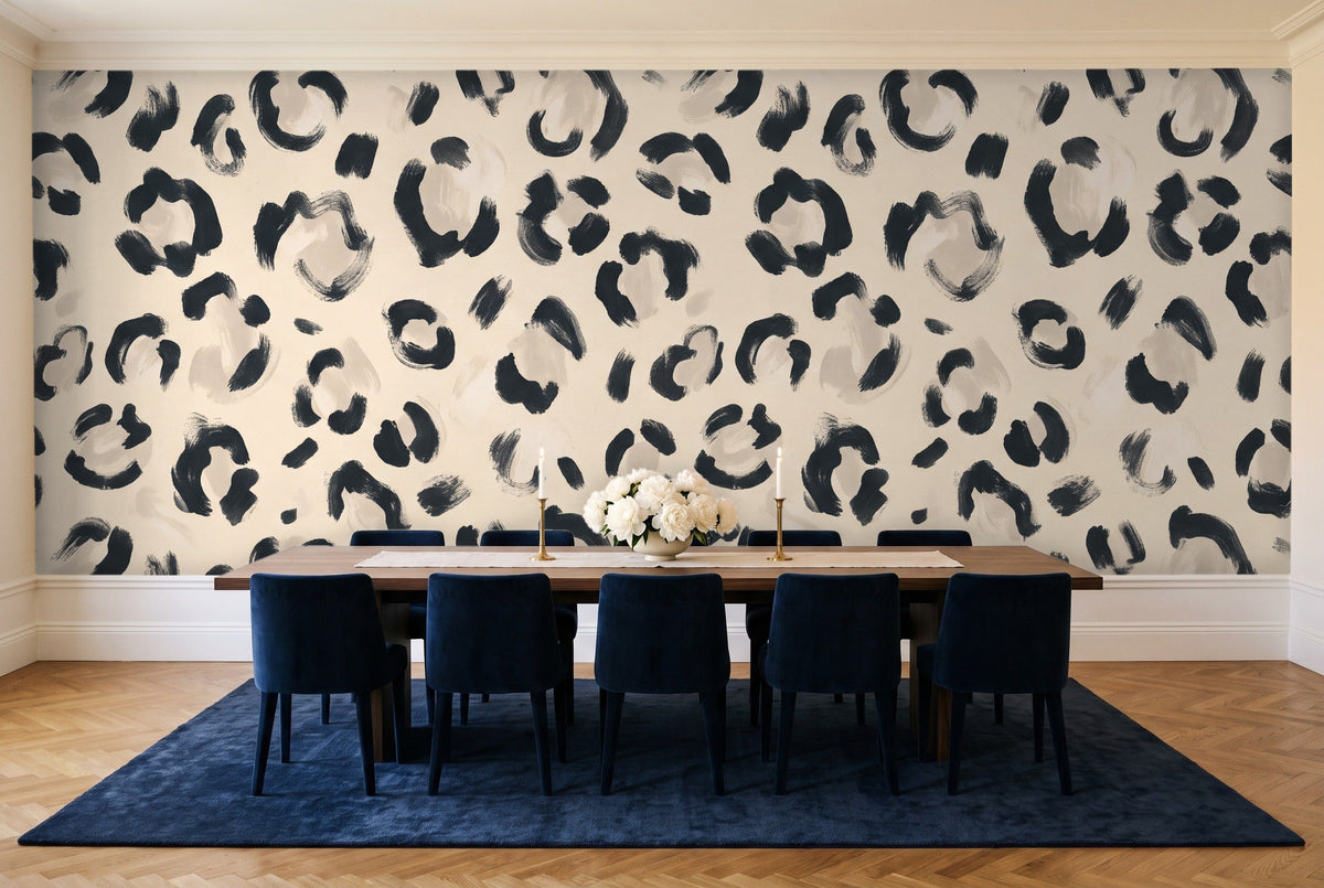 Junglecat, Etching in a dining room