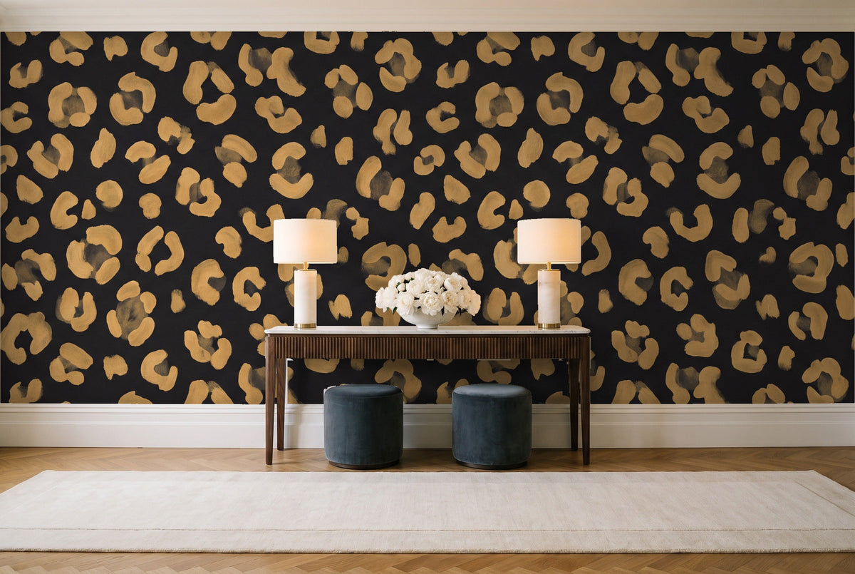Kip, Gilt in an entryway
