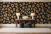 Kip, Gilt in an entryway